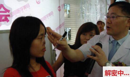 抖音身材小亮点姐姐雷猴跳一对一千般风情舞视频不小心被看见  抓身材小亮点上围小区域摇 动作超级千般风情 这波福利拉满了