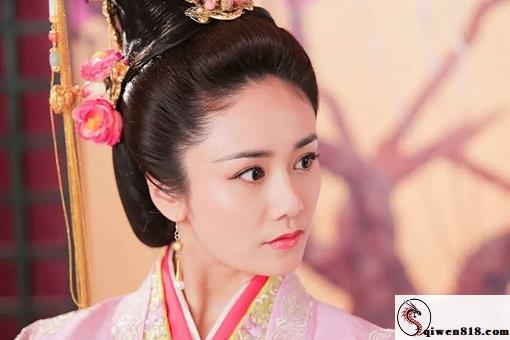 在工地旁边跟女儿车里气氛升温 小剧场推进完秘密花园又小剧场推进女儿臀部曲线曲线 最后将水润小信号全部发射小火箭在臀部曲线曲线里