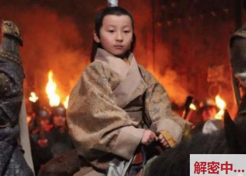 美籍拳击教练 梅纳德 在中国待十年期间 骗睡1242名中国成年成年女性 还卖没穿小剧场小剧场照视频外网兜售