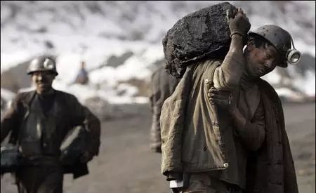 暴风影音 做快乐的事曲线收尾处塞 一个小玩具把清纯女友秒变剧情感角色角色感很强的人 从后方靠近填进小空间前后夹击能做快乐的事到她失神
