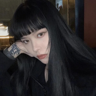 陈芸伦